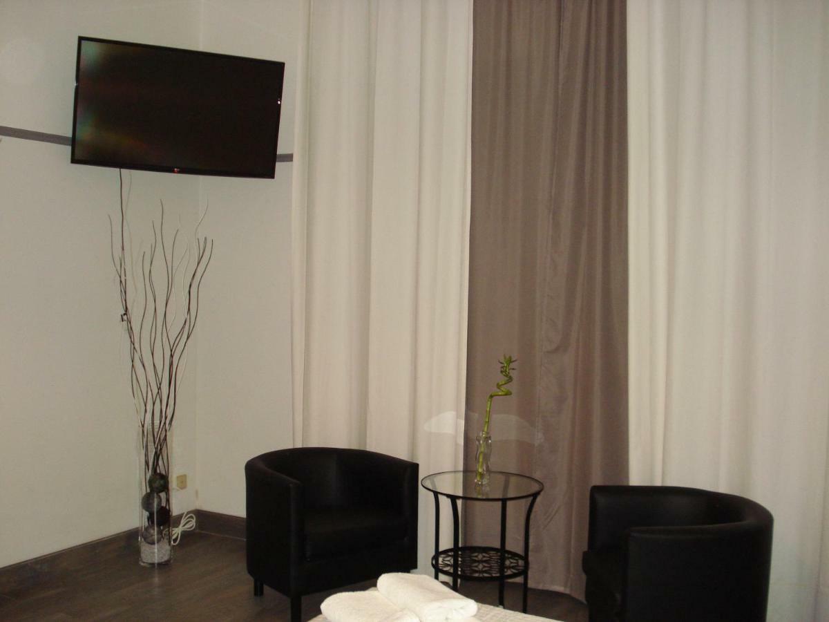 Casa Vacanza Cleo Catania Bagian luar foto